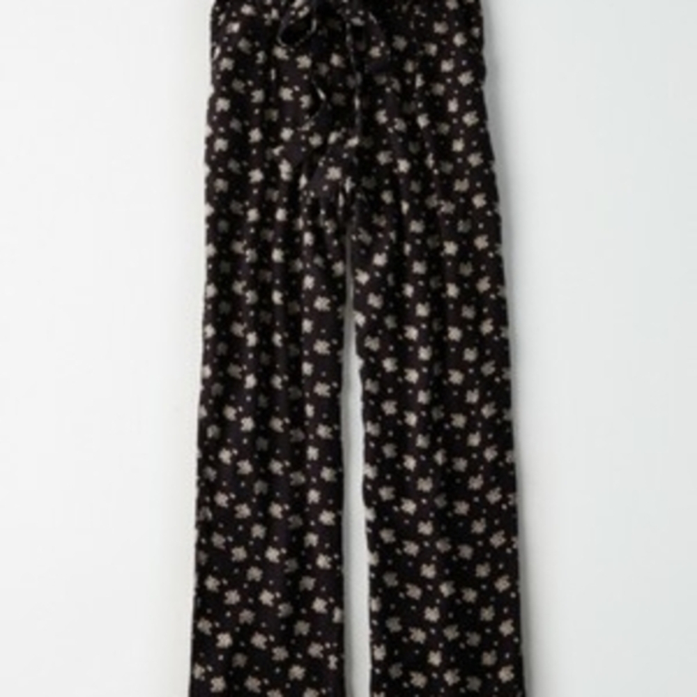 American Eagle Outfitters Black Floral Cropped Pants XXS